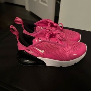 Girls Nike air max 270